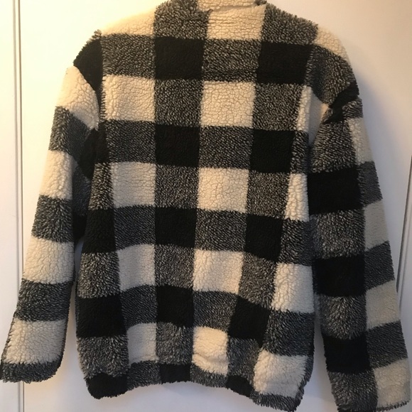 🐝 EUC American Eagle Fuzzy Jacket Size Medium - Picture 4 of 7